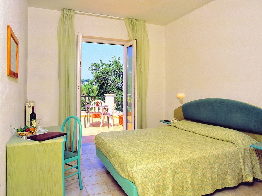 Vittoria Ischia