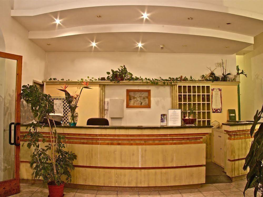 Vittoria 3* Ischia