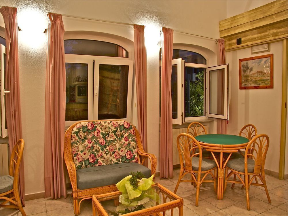 Vittoria 3* Ischia