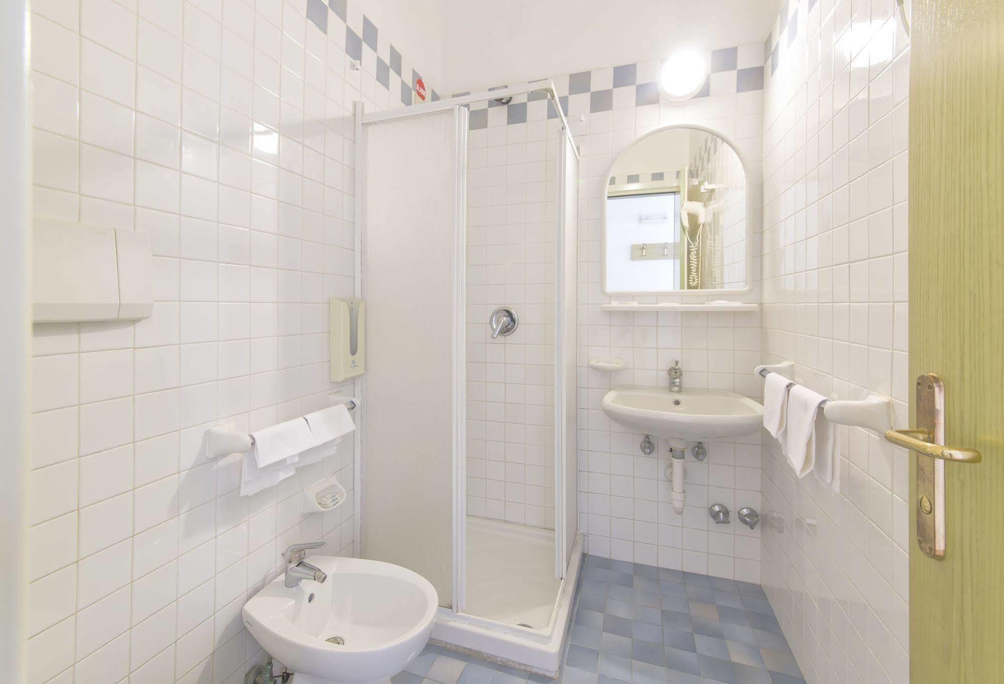 Vittoria 3* Ischia
